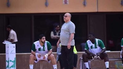 طارق محروس يقود أهلي جدة لصدارة الدوري السعودي لليد