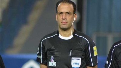 محمد الحنفي حكمًا لمباراة الزمالك وسموحة غدًا في الدوري