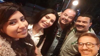 عبير صبري مع الأخ الكبير محمد رجب في الكواليس
