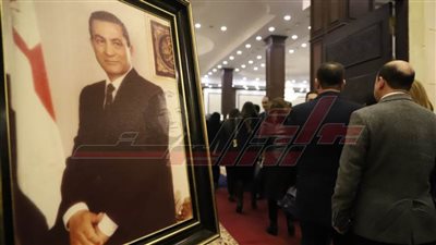 بالصور.. شاهد عزاء الرئيس الأسبق محمد حسني مبارك بمسجد المشير