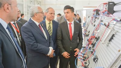 ملتقى توظيف لتأهيل طلاب المجمعات التكنولوجية لسوق العمل