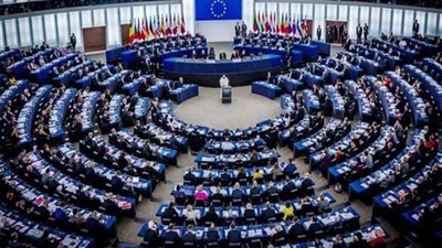 البرلمان الأوروبي يدعو إيران للتحقيق في قتل المحتجين