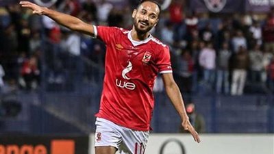 رأسية وليد سليمان تمنح الأهلي التقدم أمام الإسماعيلي