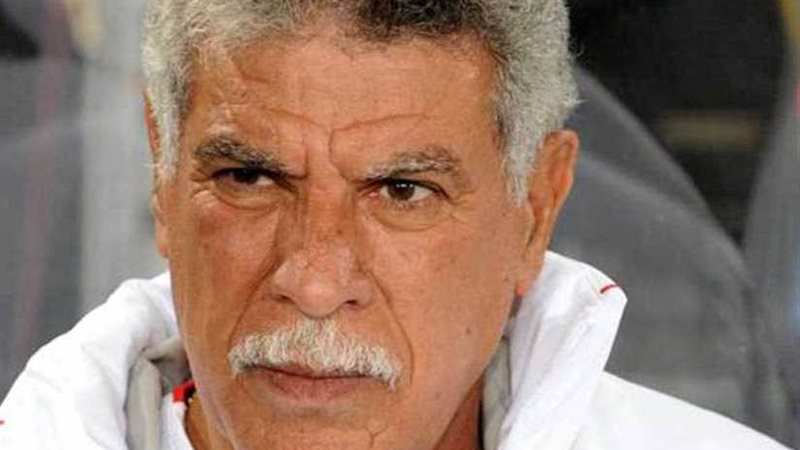 المعلم يقترب من تدريب