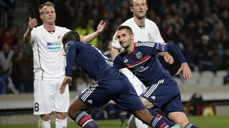 ليون يتأهل للدور