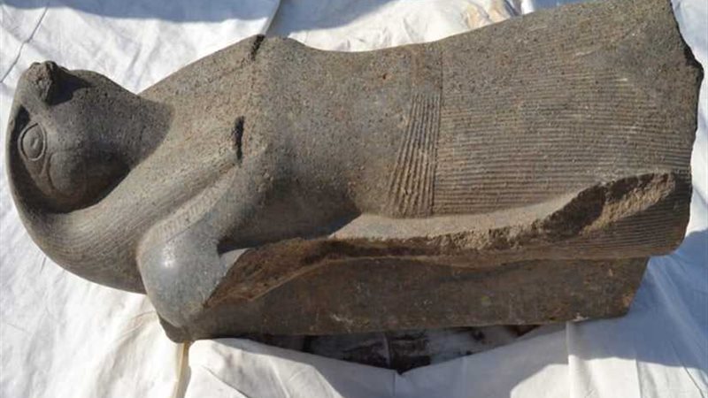 الآثار: الكشف عن