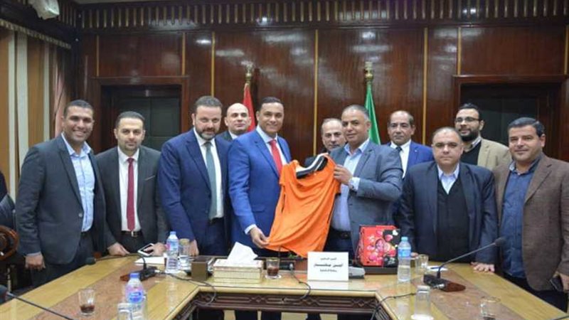 محافظ الدقهلية يلتقي