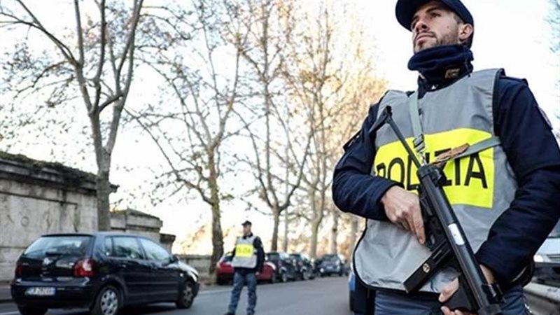 اعتقال 300 شخص في