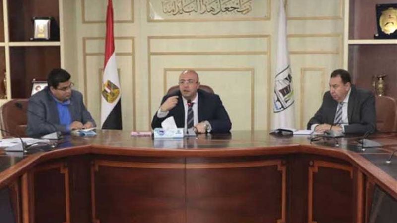 محافظ بني سويف يلتقي