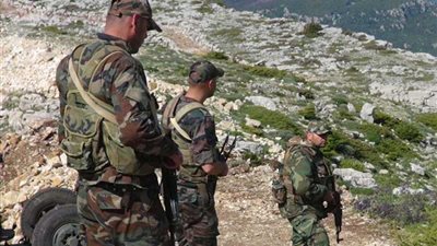 روسيا: إصابة عسكريين سوريين اثنين في استهداف مسلحين لمواقع للجيش بإدلب