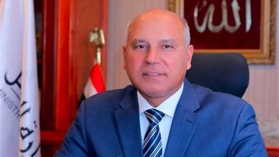 غداً.. وزير النقل يزور أسيوط لتفقد مشروعات الطرق ومحطة السكة الحديد