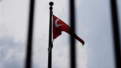 بسبب الأزمة الاقتصادية.. واقعتا انتحار في حي واحد بنفس اليوم والطريقة بـ