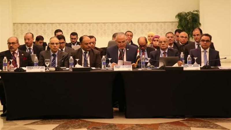 وزير الري يصل الخرطوم