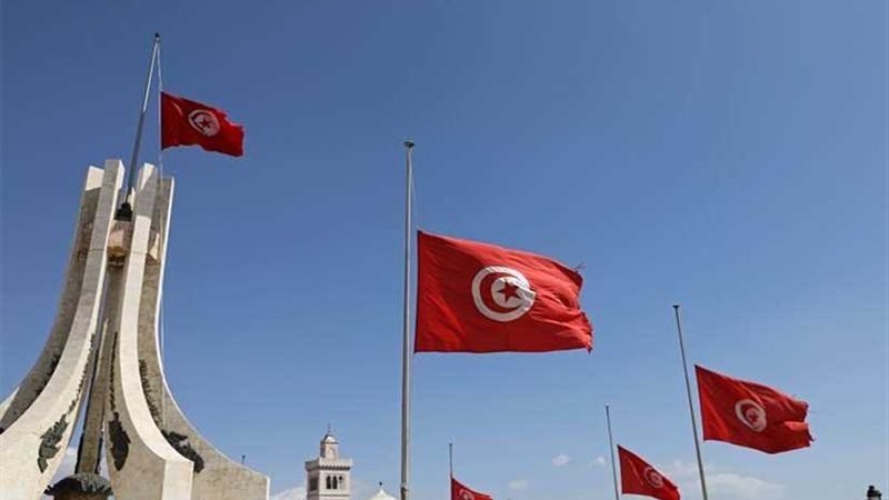 حزبان تونسيان يطالبان
