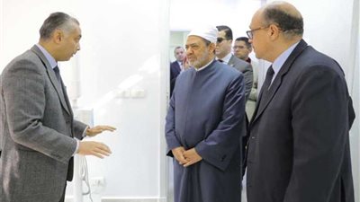 الإمام الأكبر يشيد بنجاح أول جراحة فك لطالبة بـ