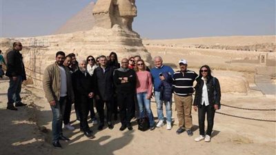 عاجل.. بالصور وفد الكونفدرالية الإيطالية يزور الأهرامات