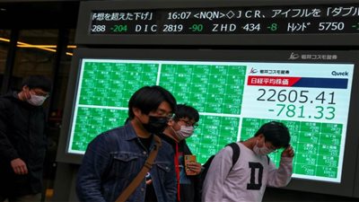 البورصات الأسيوية تنفض غبار خسائر 