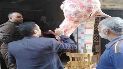 غلق مطعم أسماك ومحل بيع اللحوم ومزرعة تسمين الدواجن بحنلة في كفر الجزار