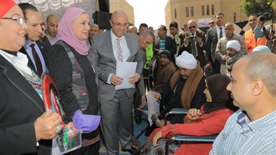 القباح وغنيم يسلمان 30 دراجة بخارية لذوي الإعاقة