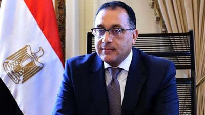رئيس الوزراء يتابع موقف 