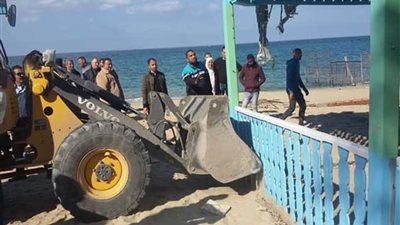 حملة لإزالة جميع الإشغالات والمخالفات التي تحجب رؤية البحر بالإسكندرية (صور)