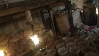 ضبط مصنع لتصنيع البويات والدهانات بدون ترخيص ببرج العرب