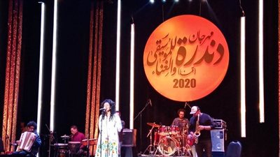 دينا الوديدي تتفاعل مع جمهور حفل مهرجان 