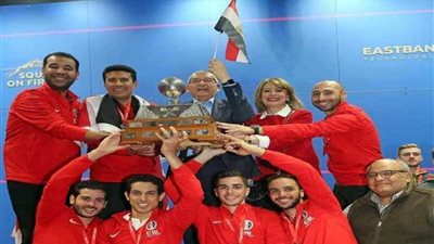 سفير مصر في أمريكا يحتفل مع فراعنة الإسكواش باللقب العالمي الخامس