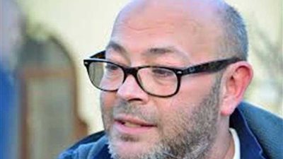 عادل أديب يطلق 21 معالجة سينمائية ودرامية في كتاب 