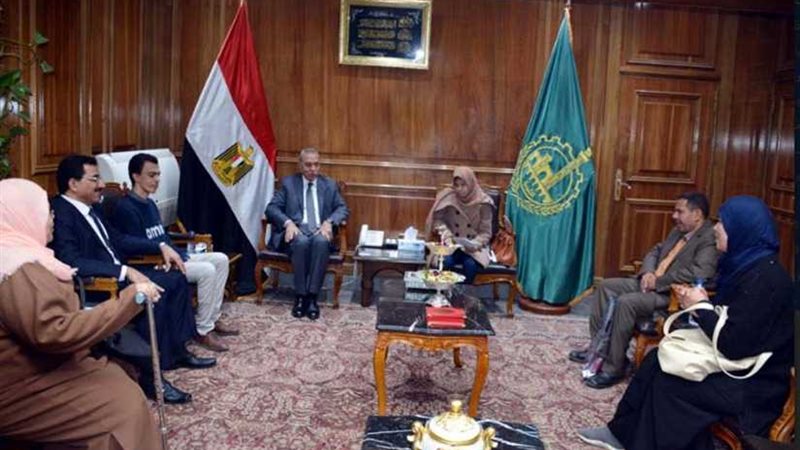 محافظ القليوبية يبحث