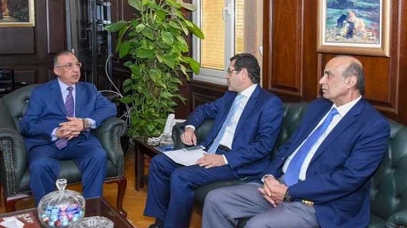 الشريف يبحث سبل التعاون