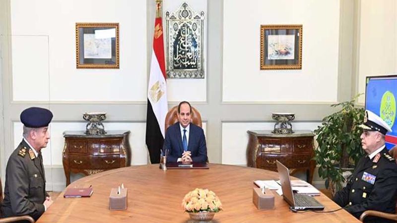 الرئيس السيسي يستعرض