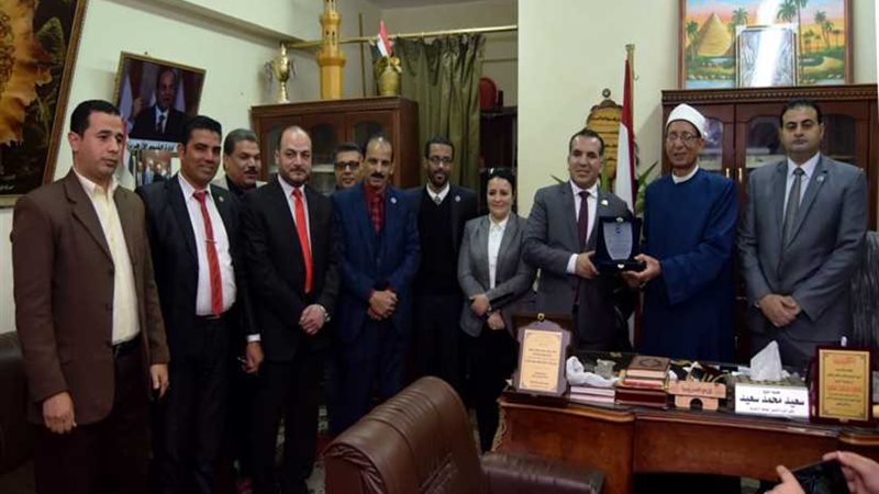 بالصور.. أمانة المهنيين