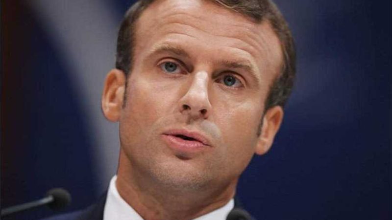 ماكرون يعترف بـالخطأ