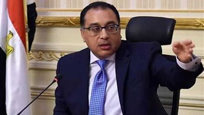 رئيس الوزراء يشكر الوزراء والنواب السابقين.. ويؤكد للجدد: نبني على ما أسسه من سبقوكم