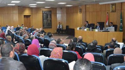 لتحسين مستوى الخدمات للمواطنين.. محافظ المنيا يستقبل وفد برنامج التنمية المحلية