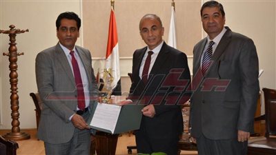 «الصحفيين» تتعاقد مع مستشفيات جامعة  الزقازيق 