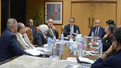 وزير السياحة والآثار يبحث الإجراءات اللازمة لعملية نقل المومياوات الملكية
