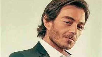 أحمد زاهر يعود إلى 