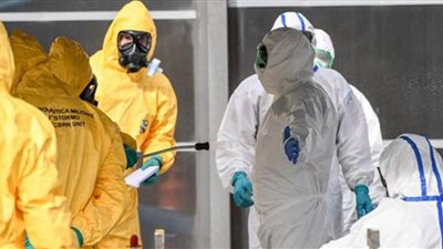 حجز 120 طبيب وممرضا للاشتباه في إصابتهم بـ