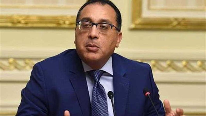 مدبولي يلتقي فريق