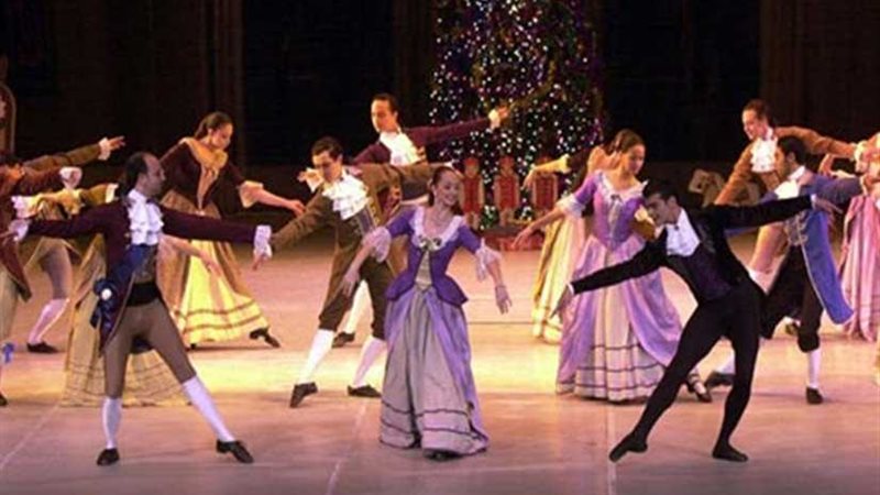 احتفالا بالكريسماس..