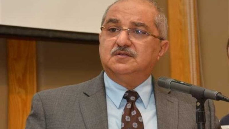 تجديد الثقة لعميد