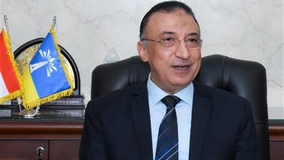 محافظ الإسكندرية يُثمن مكانة الأزهر الشريف
