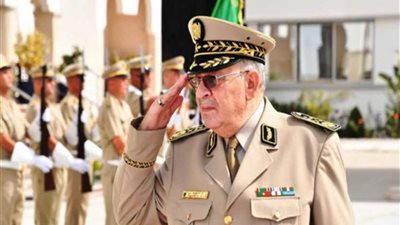 تأجيل كافة المنافسات الرياضية بالجزائر حتى بعد غد حدادا على الفريق قايد صالح