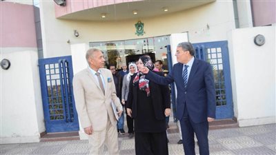 محافظ المنيا يوجه بتفعيل المكتبة المتنقلة بالقرى والنجوع