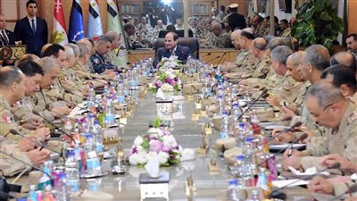 المتحدث الرئاسى ينشر فيديو لاجتماع الرئيس السيسي مع قيادات الجيش