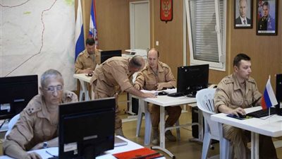 الدفاع الروسية: تدمير طائرتين مسيرتين أثناء مهاجمة قاعدة 