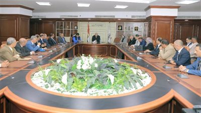 غنيم يتصدى للدروس الخصوصية