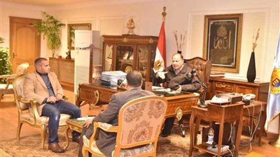 محافظ أسيوط يكلف نائبه والسكرتير المساعد بالإشراف على حي شرق وغرب